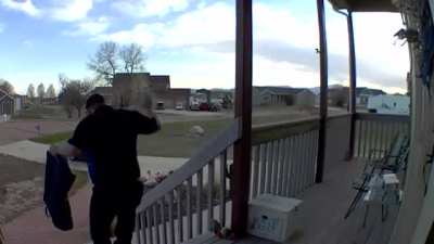 His delivery instructions were "Leave the pizza at the table, kick the door 3 time, high five the camera, runaway"