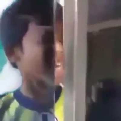 :v