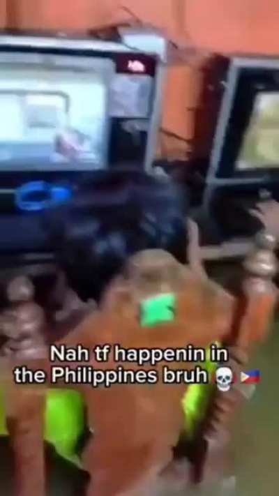 Bruh 💀 what's going in FILIPENIS👁️👄👁️