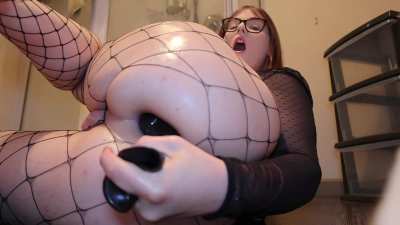 Can someone play w me 😗
