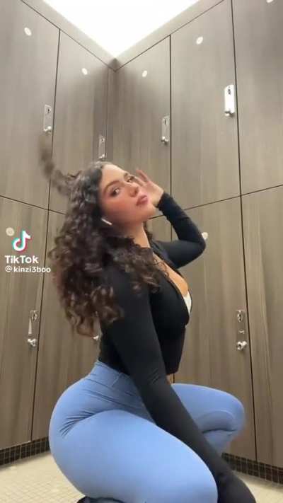 @kinzi3boo
