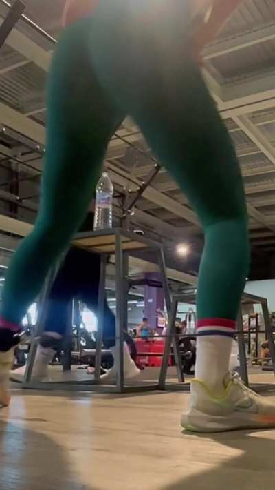 [F]ull day training my perfect booty