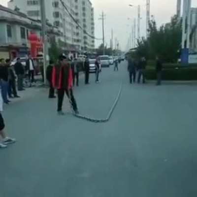 А если по ногам? Оторвет или поломает?