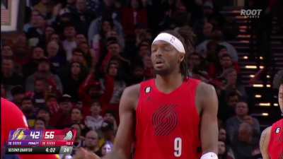 [Highlight] Grant caps off the Blazer's big run by going coast to coast and finishing with the two-hand slam