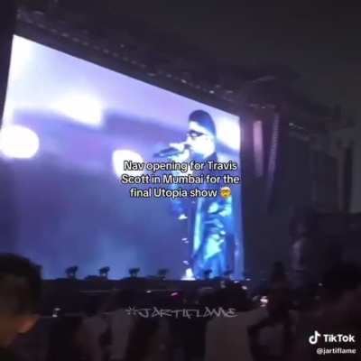 nav performing "never sleep" and "champion" (sadly without travis scott 😭) during his opening set at trav's concert for the last show of his circus maximus tour today! 🇮🇳