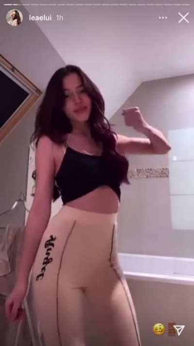 JIGGLE 🍑