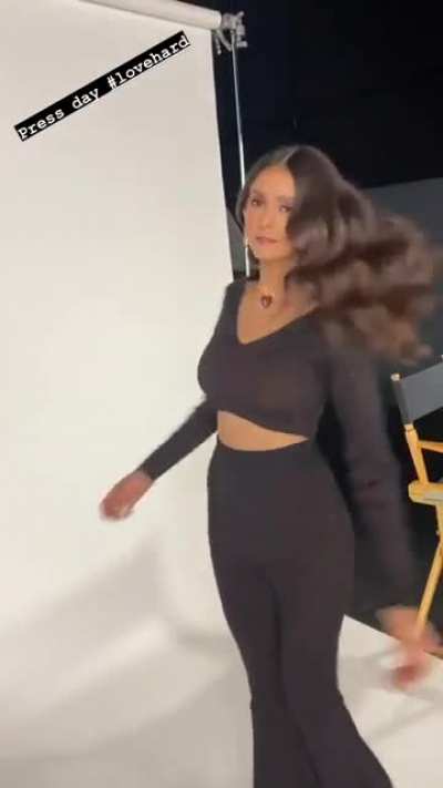 Nina Dobrev