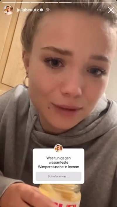 Julia ist seit gestern wieder in Bayrischzell beim Fr&uuml;hling Dreh und isst Babybrei?! &hellip; Instagram Storys vom 03.10.22