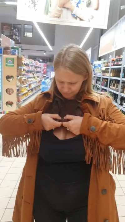 This is one of my biggest "caught." Please look at the look on this lady's face. Heh