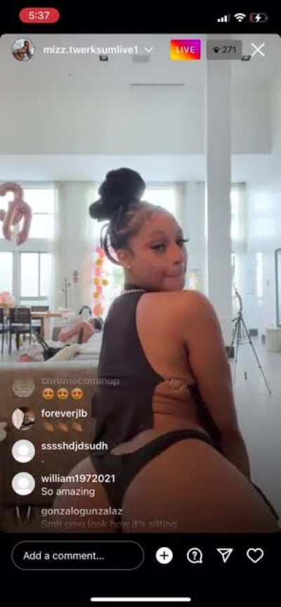 🤤