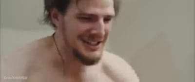 Mizah videosu &ccedil;ıplaklık yok ama ailenizin yanında a&ccedil;mayın diye nsfw koydum