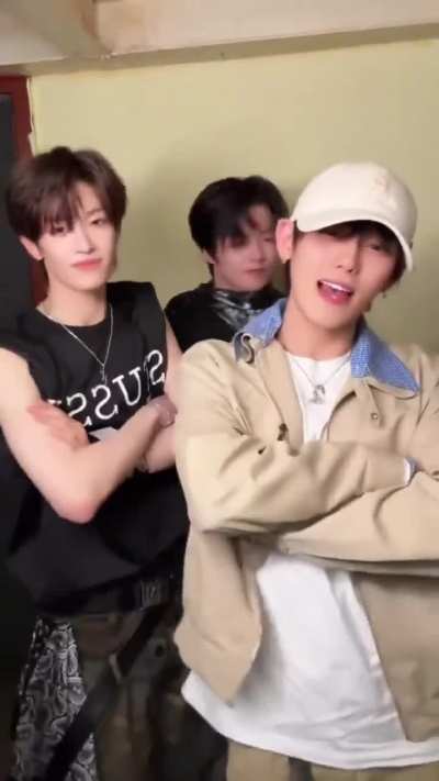 251026 Hu Hanwen &amp;amp; Chen Kaiwen &amp;amp; Zhang Yu Xi Douyin Update - TWS Overdrive Dance Challenge
