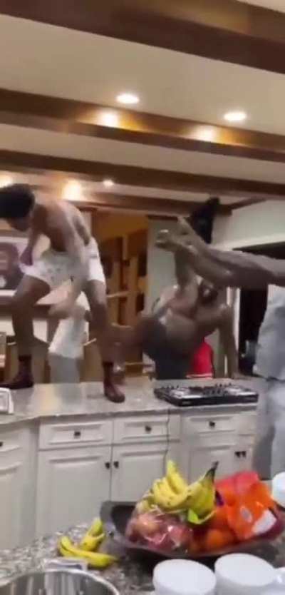 Quando toca Lucas Neto