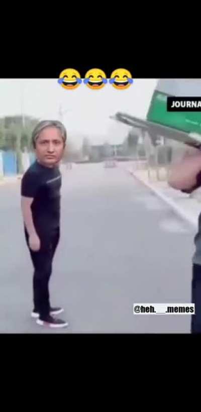 Kyu hai ye chutiya aisa😂😂