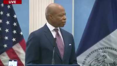 Mayor Eric Adams crashing out, calling ppl asking him to step down &ldquo;Negroes&rdquo;