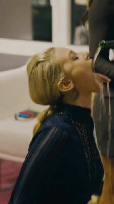 Lili Reinhart