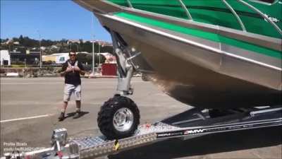 Amphibious boat