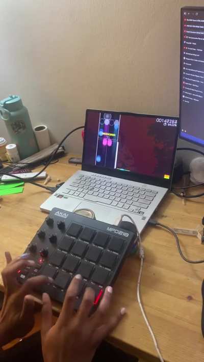 anyone else playing drum pad? my wrists hurt &amp;gt;_&amp;lt;