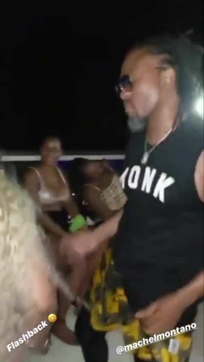 Ashanti throwing that ass🍑😍