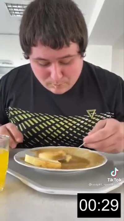 žlab&aacute;ci když speedujou oběd mezi hodinami: