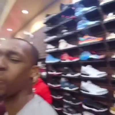Fan mistakes Rondo for Chris Paul