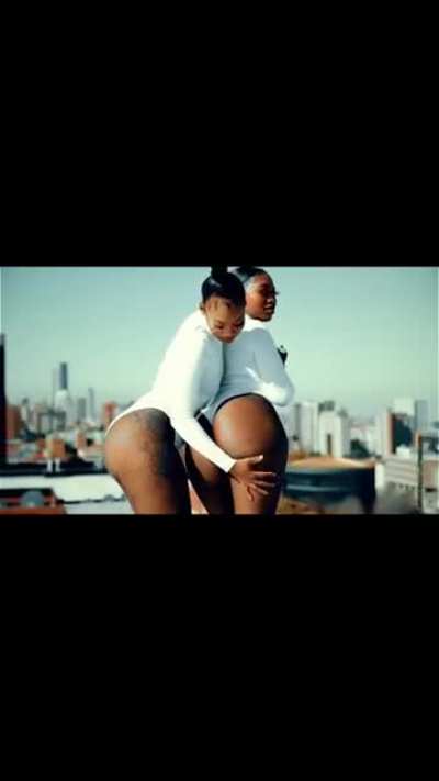 Back that azz upppppppp
