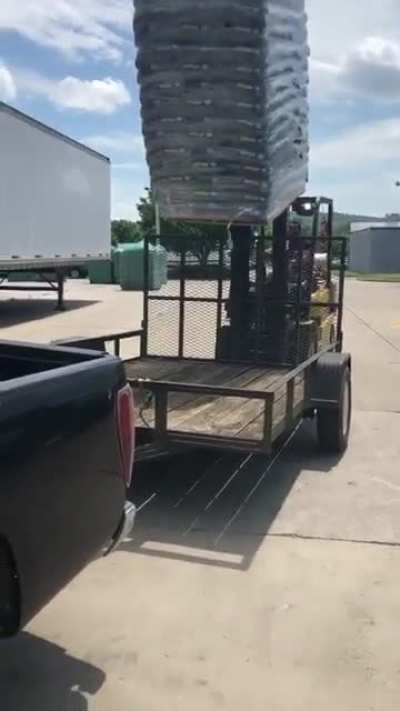 I need you to loading a pallet of black mulch