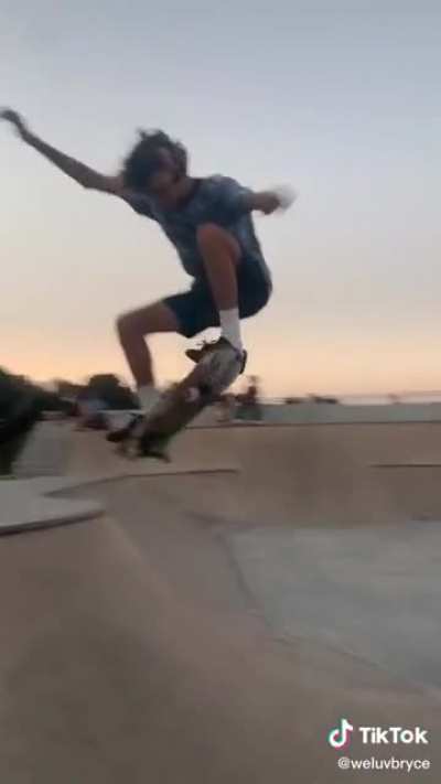 Smooth motion at Shadow Light Skatepark.