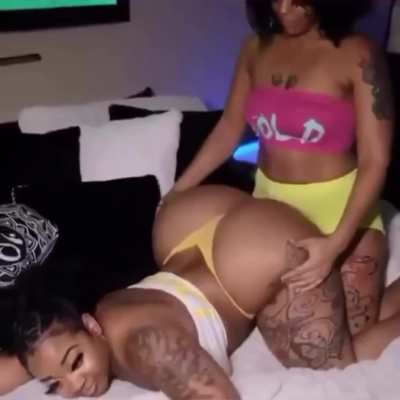 👯&zwj;♀️ass humping