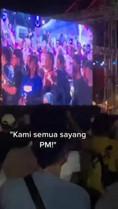 "Kami semua sayang PM"