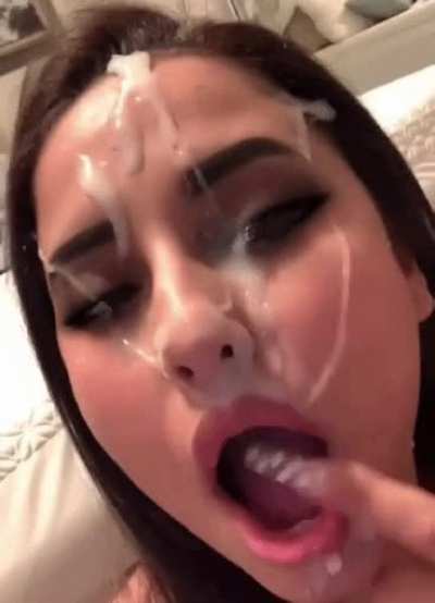Who&rsquo;s giving her a big gooey facial next? 🙋&zwj;♂️🙋🏼&zwj;♂️🙋🏽&zwj;♂️
