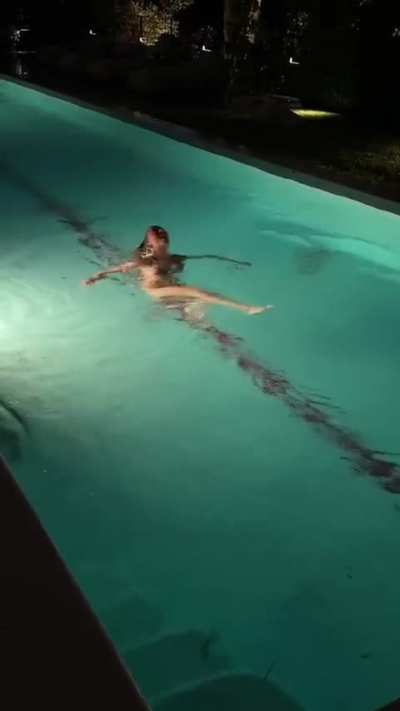 Rainy spinnin swim