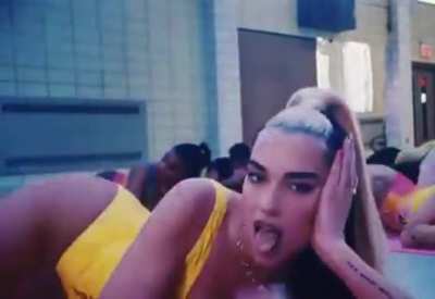 You know Dua Lipa knows how to work a shaft