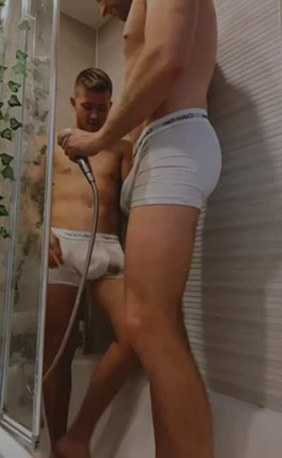 Only one way to cool down 😈🍆🚿 (5&lsquo;7&ldquo; and 6&lsquo;7&ldquo;)
