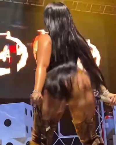 Latto thicc ass