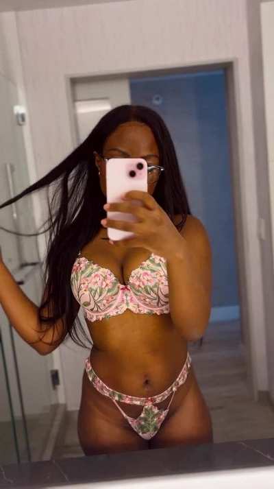 My new Victoria&rsquo;s Secret set- what do you think? :)