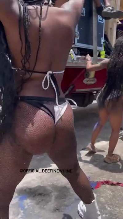 Orlando @official.deefinewhine