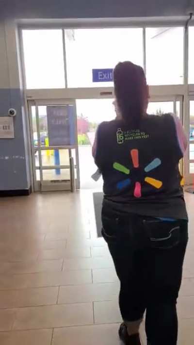 Anti-Mask man yells at Walmart Employees while being asked to leave (Alaska)