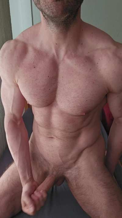 Would you spend the weekend with a 6'7" Dom?