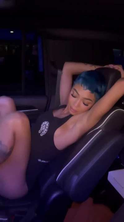 👅👅👅