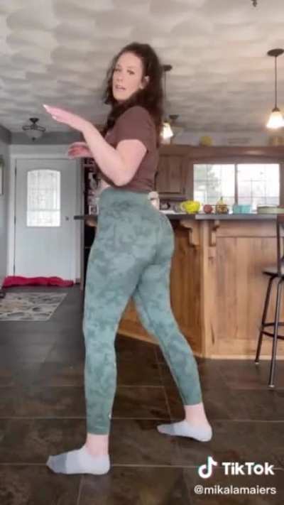 6&rsquo;3&rdquo; PAWG 🍑 Mikala Maiers