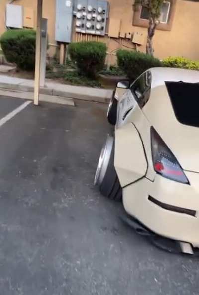 &ldquo;b-BUT iTs wIdEbOdY aNd rEaL wHeElZ&rdquo;