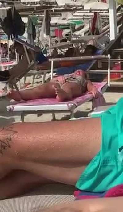 I didn't know Christina had her cast off. Looks like she is practicing her wipe.