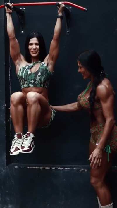 Eva and Gracyanne working abs!