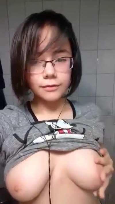 :3