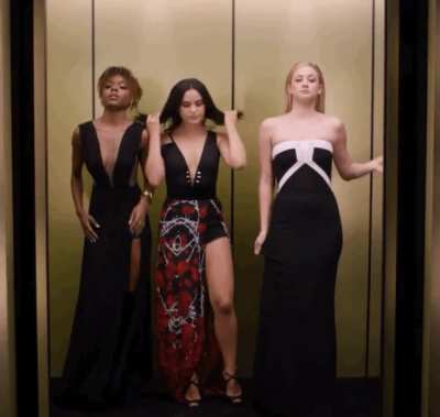 What was going down in this elevator 👀