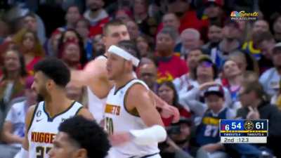 [Highlight] Murray to Jokic to Aaron Gordon for the Reverse Dunk