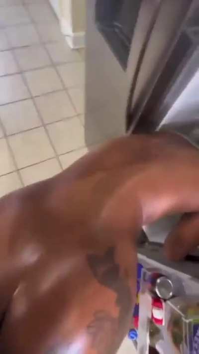Fineassari fridge fuck👨🏿‍🍳