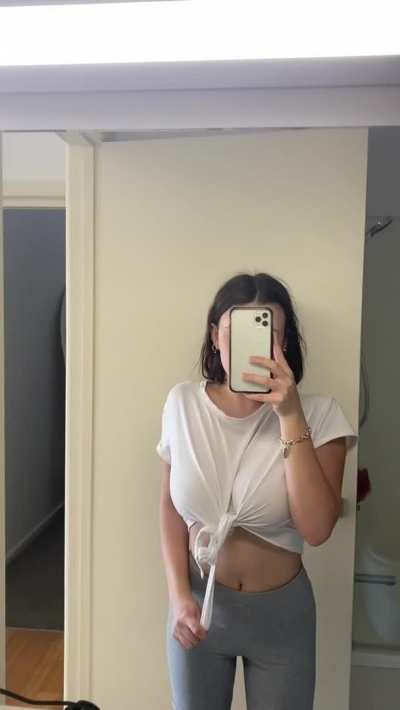 Do you like my gym outfit? (Oc) (reveal)