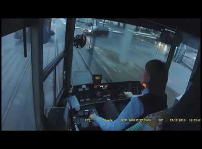 Please take a closer look at the rail driver's reaction.. 🤦&zwj;♂️